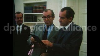 June 1969 – Washington DC USA: President Nixon meets with former war correspondents before they travel to Europe for D-Day 25th anniversary