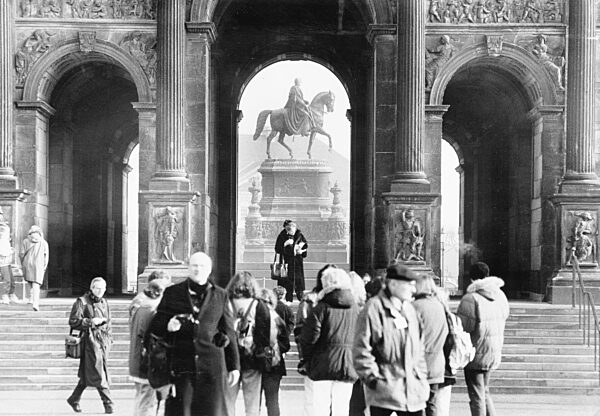 308,9-759 Denkmäler - Bauten Mappe 759/3: Dresdner Zwinger  1967 -1993...