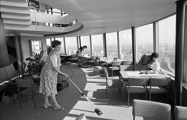 DDR, Dresden, historisch, Gebäude, Wahrzeichen: Fernsehturm, Café...