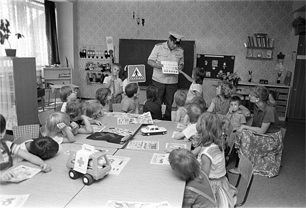 DDR - Verkehrserziehung im Kindergarten