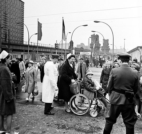 DDR - Berlin - Grenzübergang Oberbaumbrücke