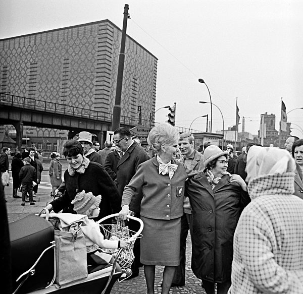 DDR - Berlin - Grenzübergang Oberbaumbrücke