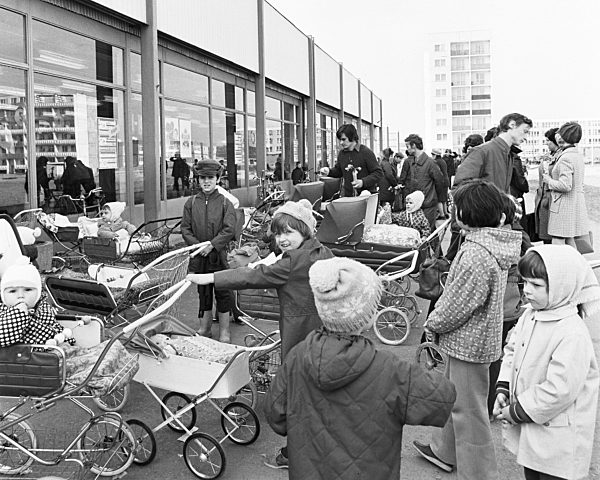DDR - Kinder in Halle-Neustadt