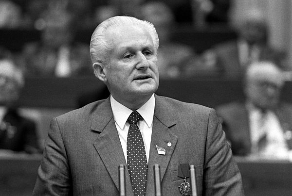 DDR - Mittag bei SED-Parteitag