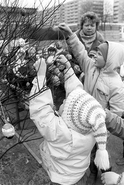 Die Kleinen aus dem Kindergarten in der Rudolf-Seiffert-Straße in...