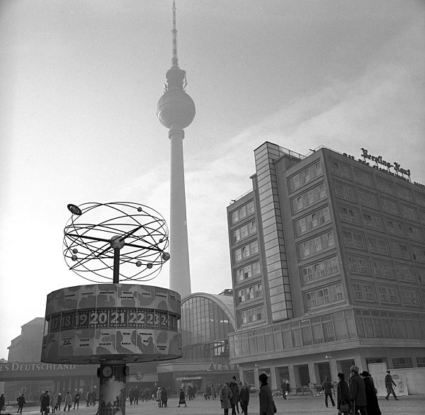 DDR - Alexanderplatz in Berlin