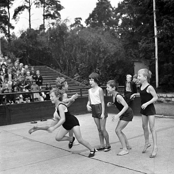 DDR - Ferien-Sport im Pionierpark "Ernst Thälmann"