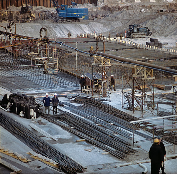 DDR - Aufbau Palast der Republik