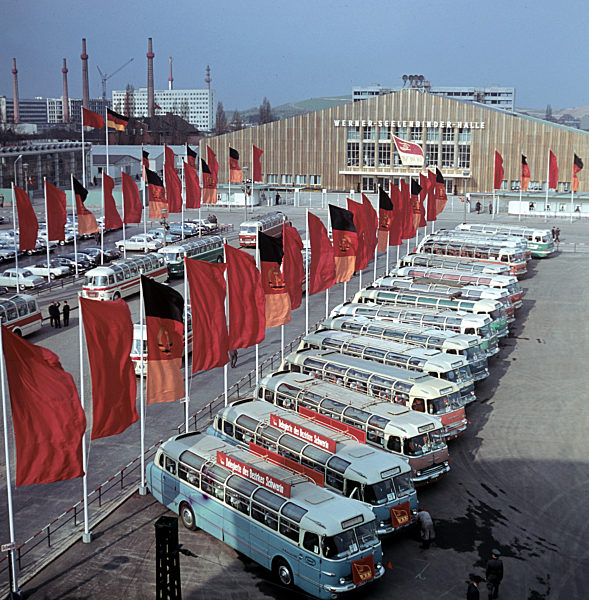 DDR - 7. Parteitag der SED in der Seelenbinder-Halle Berlin