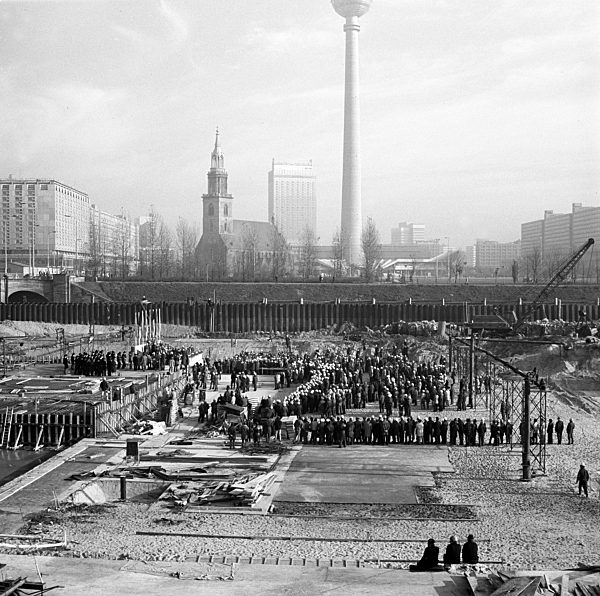 DDR - Grundsteinlegung Palast der Republik