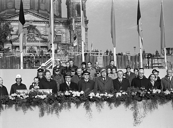 DDR - Grundsteinlegung Palast der Republik