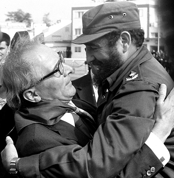 Historical Cuba - State visit Honecker 1974 - Leave-taking