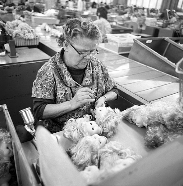 DDR - Puppenfabrikation im VEB Sonneberg 1973