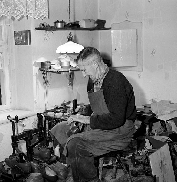 DDR - Schuhmacherei 1966