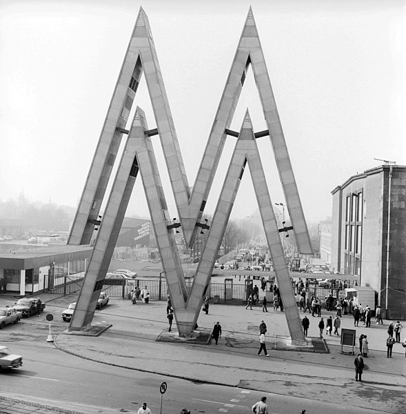Nordeingang der Leipziger Frühjahrsmesse in Leipzig im Bundesland Sachsen auf dem Gebiet der ehemaligen DDR, Deutsche Demokratische Republik