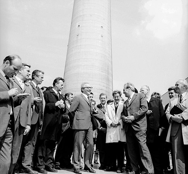 Erich Honecker besuchte Baustellen und Einrichtungen des Wohnungsbaus in der Hauptstadt Berlin, der ehemaligen Hauptstadt der DDR, Deutsche Demokratische Republik