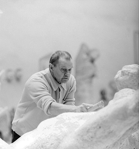 Der deutscher Bildhauer, Grafiker und Zeichner Fritz Cremer (1906 - 1993) in Berlin, der ehemaligen Hauptstadt der DDR, Deutsche Demokratische Republik