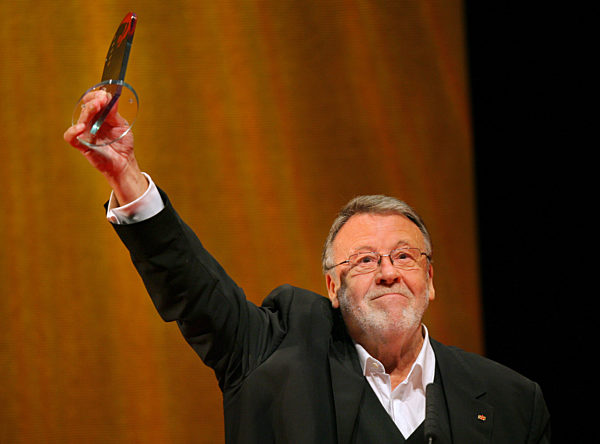 Der Schauspieler Günter Lamprecht hält am Freitagabend (12.10...