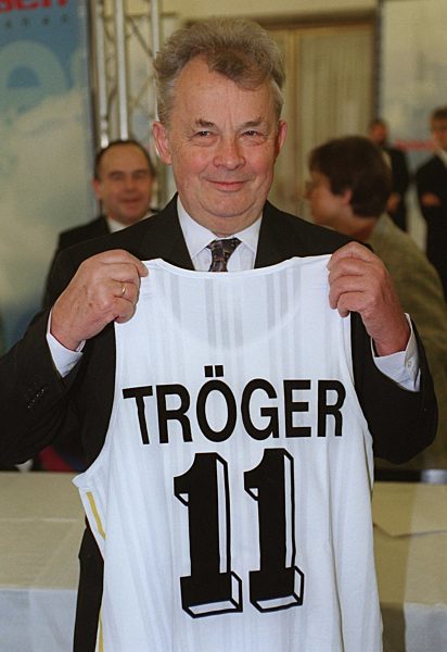 NOK: Walther Tröger feiert 70. Geburtstag