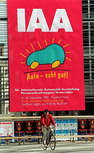 Die 56. Internationale Automobilausstellung vor dem Start