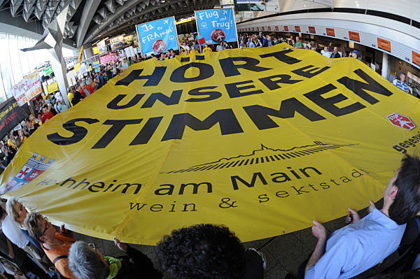 Samstags-Demo am Frankfurter Flughafen