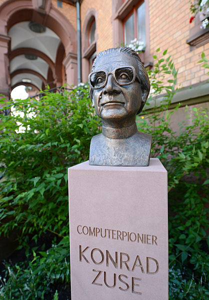 Konrad-Zuse-Büste in Hünfeld