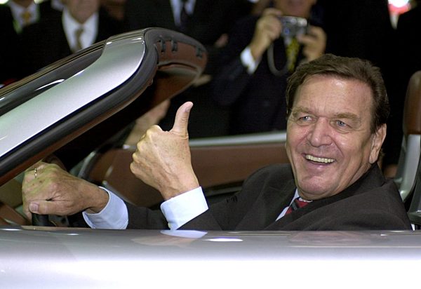 Bundeskanzler Schröder eröffnet IAA in Frankfurt