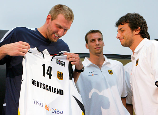 Dirk Nowitzki - Pressekonferenz in Frankfurt