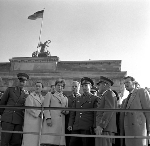 DDR - Besuch Tereschkowa und Gagarin