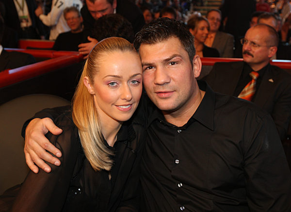 Ex-Boxer Dariusz Michalczewski (r) und Freundin Barbara Imos als Zuschauer...