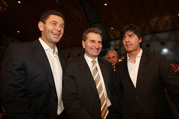 Ex-Boxer Luan Krasniqi, Baden-Württembergs Ministerpräsident Günther...