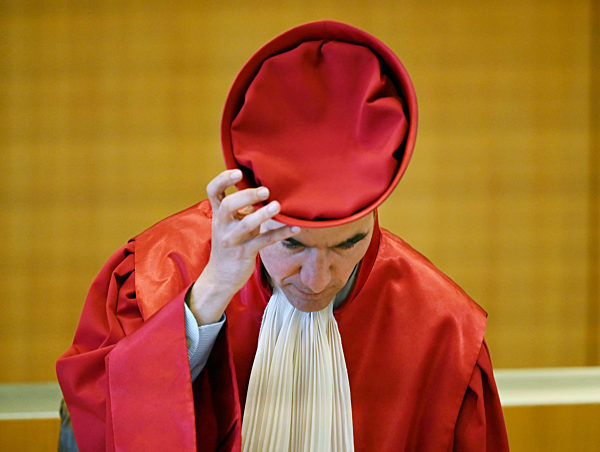 Bundesverfassungsgericht - Versorgungsausgleich bei Scheidung