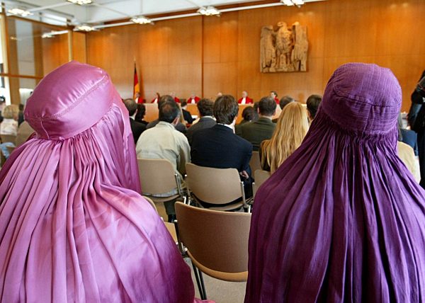 Germany: Karlsruhe - Veil discussion