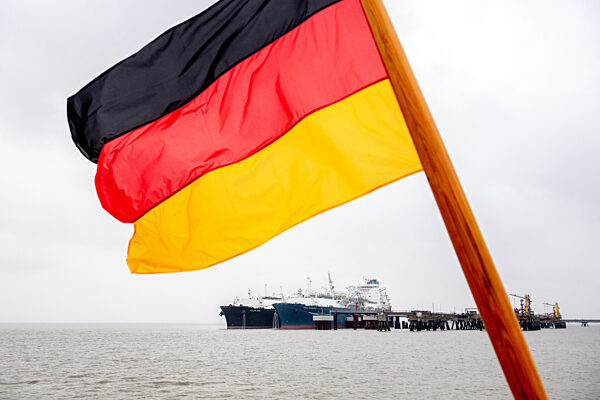 LNG-Terminal mit "Höegh Esperanza" in Wilhelmshaven