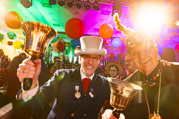 CDU-Spitzenkandidat Manuel Hagel bekommt "Goldene Narrenschelle"