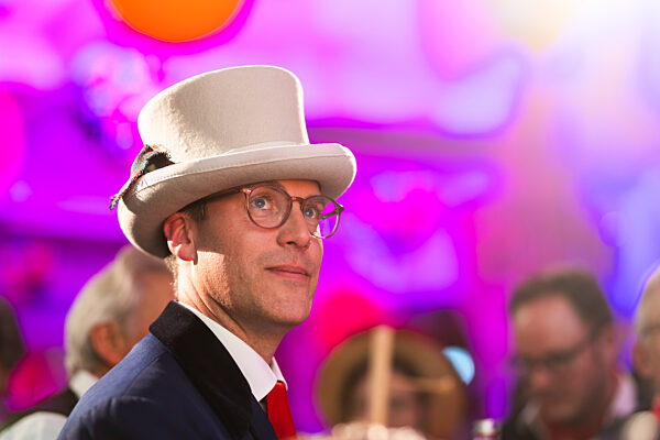 CDU-Spitzenkandidat Manuel Hagel bekommt "Goldene Narrenschelle"