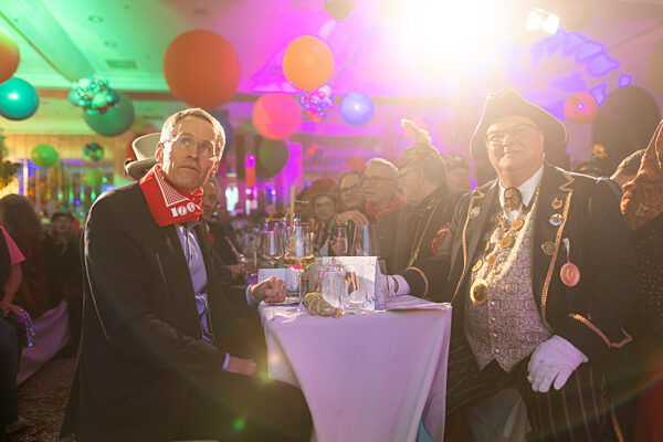 CDU-Spitzenkandidat Manuel Hagel bekommt "Goldene Narrenschelle"