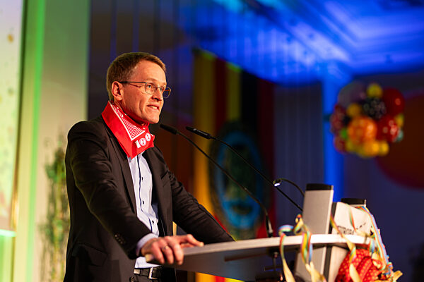 CDU-Spitzenkandidat Manuel Hagel bekommt "Goldene Narrenschelle"