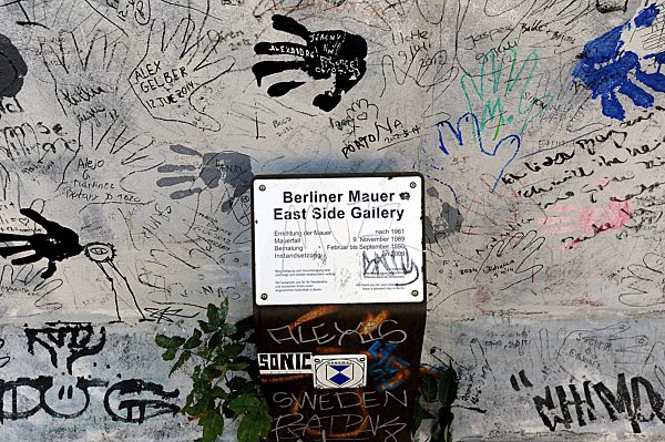 Berliner Mauer - East Side Gallery   |   Berlin Wall - East Side Gallery