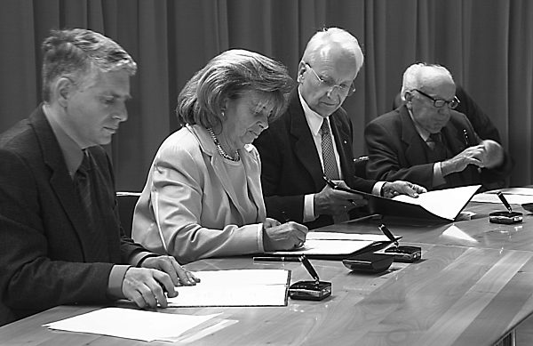 Charlotte Knobloch, Edmund Stoiber und Simon Snopkowski, 2000