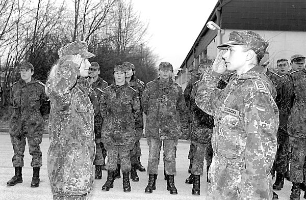 Ausbildung von Frauen bei der Bundeswehr, 2000