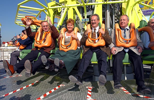 Prominente Besucher auf dem Oktoberfest, 2003 | Celebrities at the 'Oktoberfest', 2003