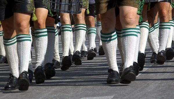 Trachtenparade beim Wiesnumzug 2003