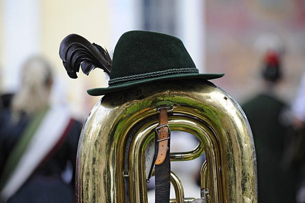 Festumzug und Gründungsjubiläum der Gebirgsschützrn in Neubeuern