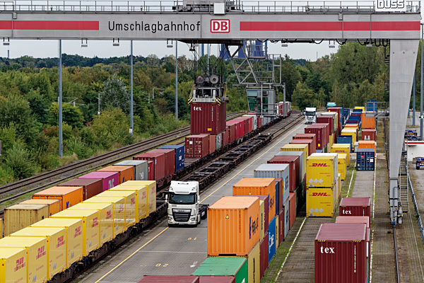 DB und DHL bauen Paketschiene aus, 2021