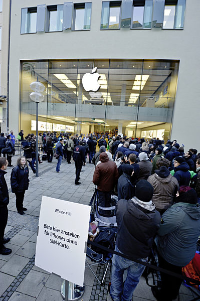 iPhone 4S Verkaufsstart - München - Apple Store Rosenstraße