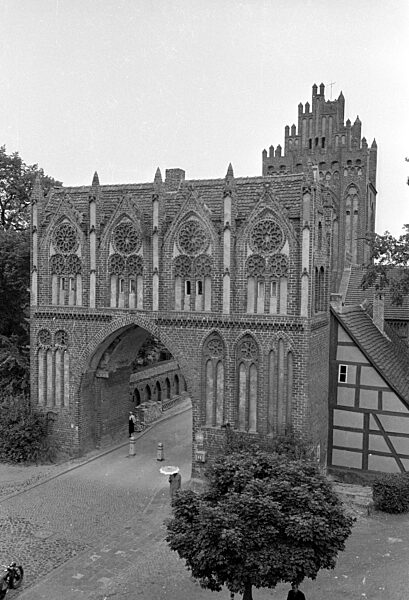 Vortor des Treptower Tores in Neubrandenburg, 1963