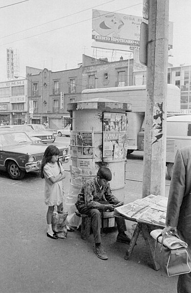 Zeitungsstand in Mexico City, 1970