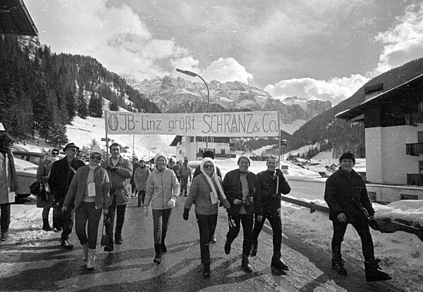 Mitglieder der ÖJB bei der Alpinen Skiweltmeisterschaft in Gröden, 1970