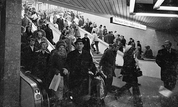 Aufgang am Stachus, 1971